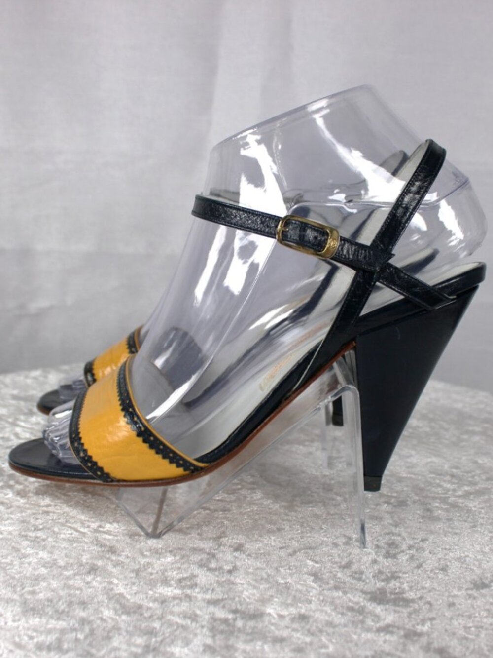Vintage Gucci S.P.A. Leather Cone Heel Sandals Size 36B Italy Authenticated - Picture 4 of 13
